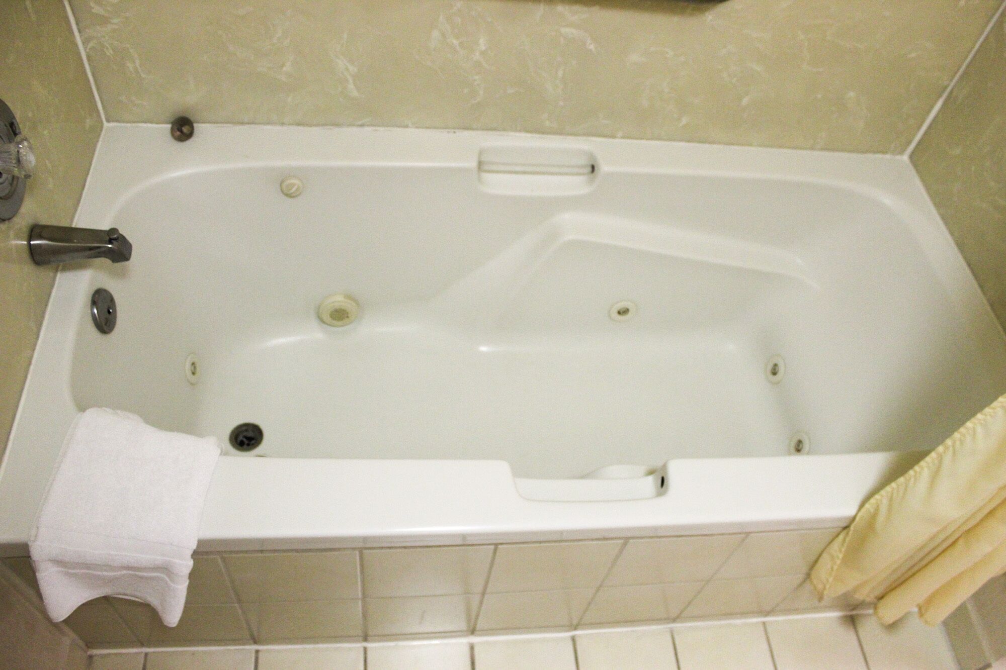 jetted bathtub