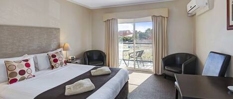 Kamar Deluks, Bebas Asap Rokok, dapur kecil (Deluxe Queen) | Area keluarga | TV layar datar