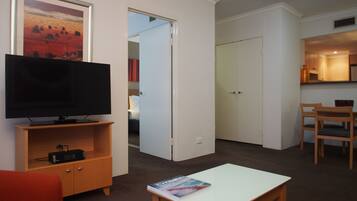 1 bedroom, in-room safe, desk, blackout curtains