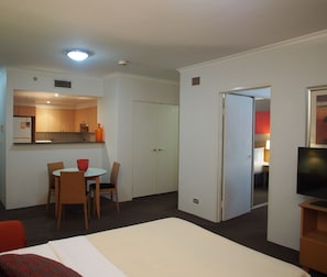 1 bedroom, in-room safe, desk, blackout drapes