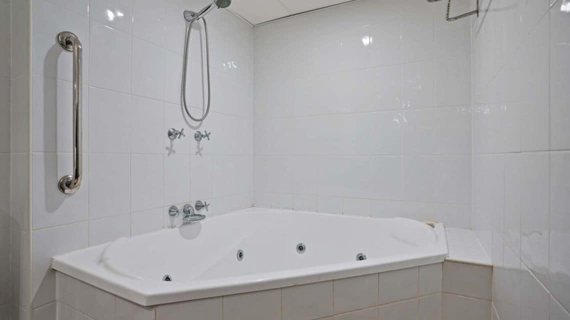 Premium bedding, minibar, desk, blackout curtains