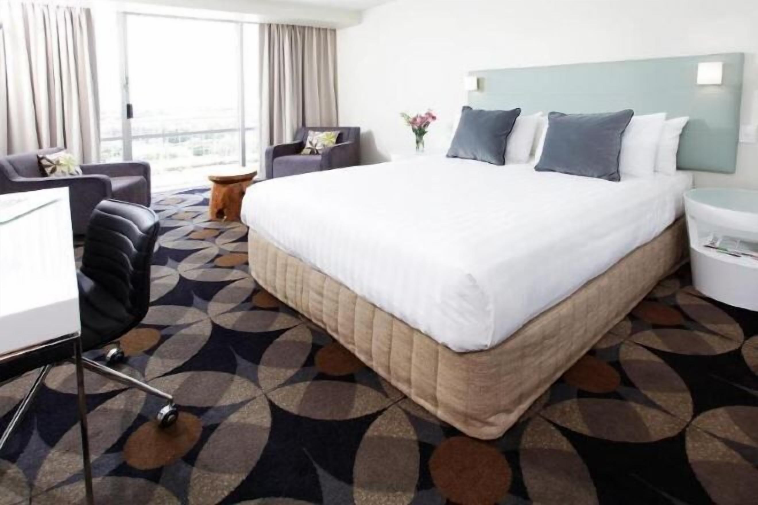 Premium bedding, minibar, desk, blackout curtains