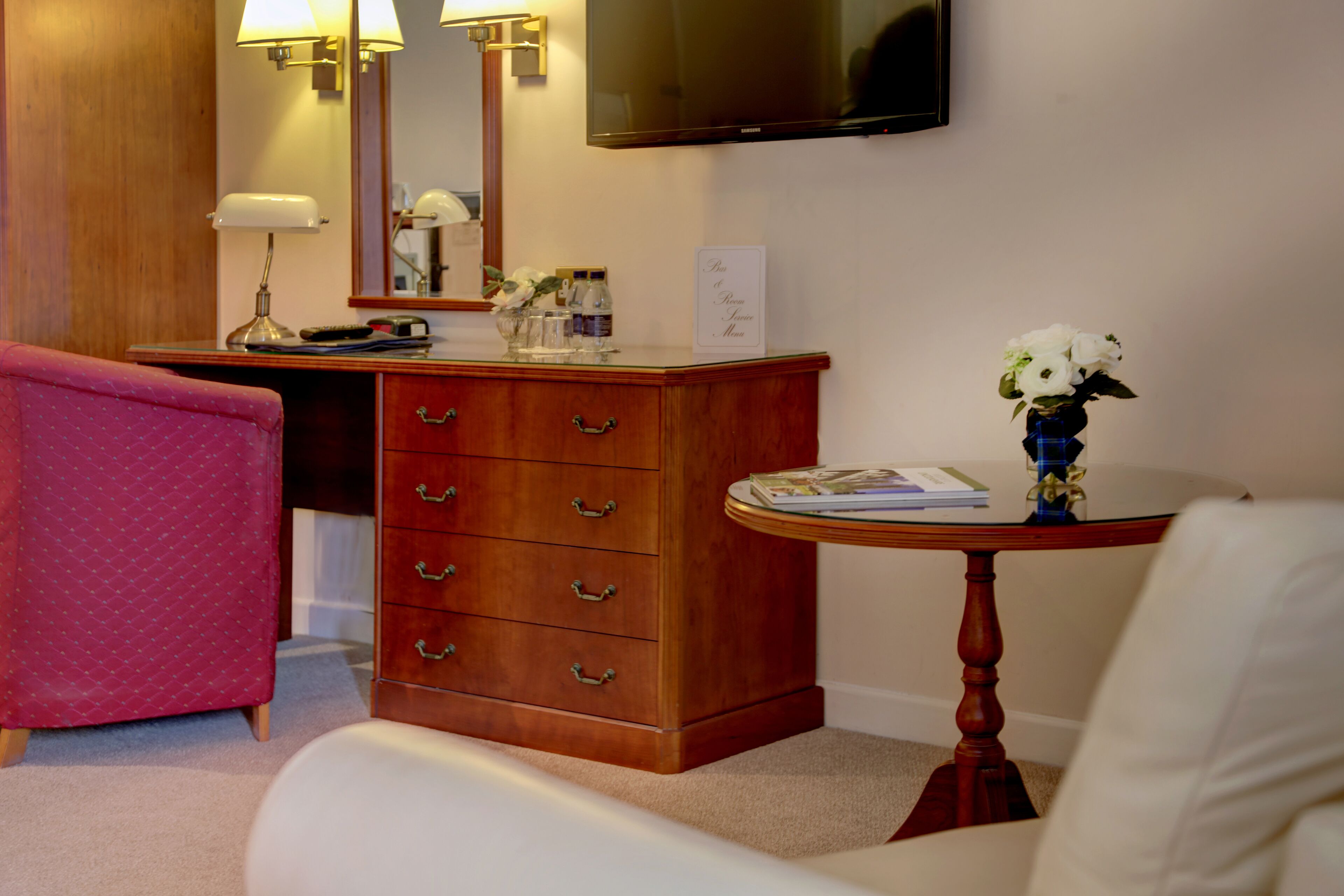 standard room, 1 king bed, non smoking (canopy bed) | 1 bedroom, in-room safe, desk, blackout curtains