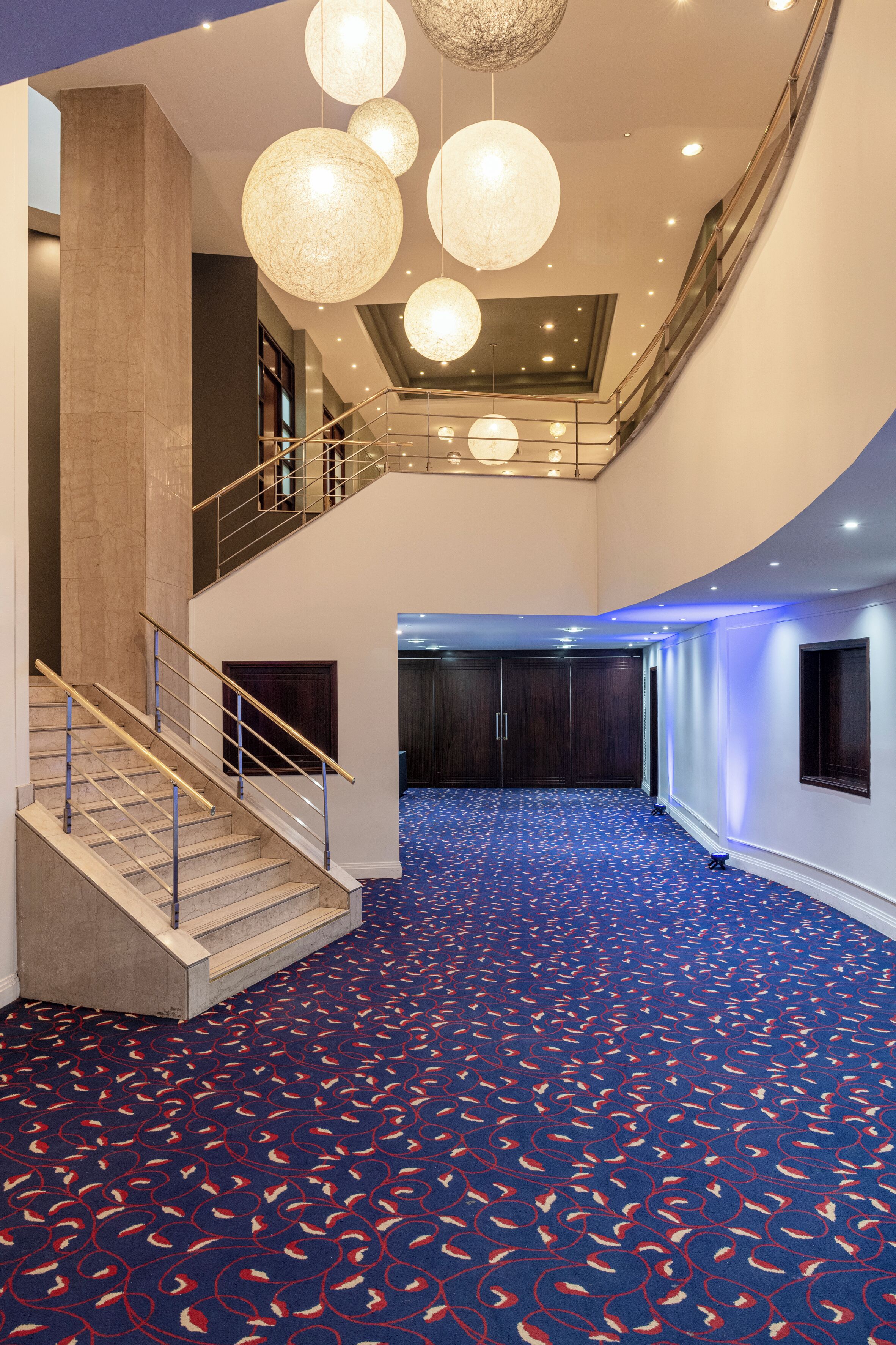 32-inch lcd tv with satellite channels, tv, pay films