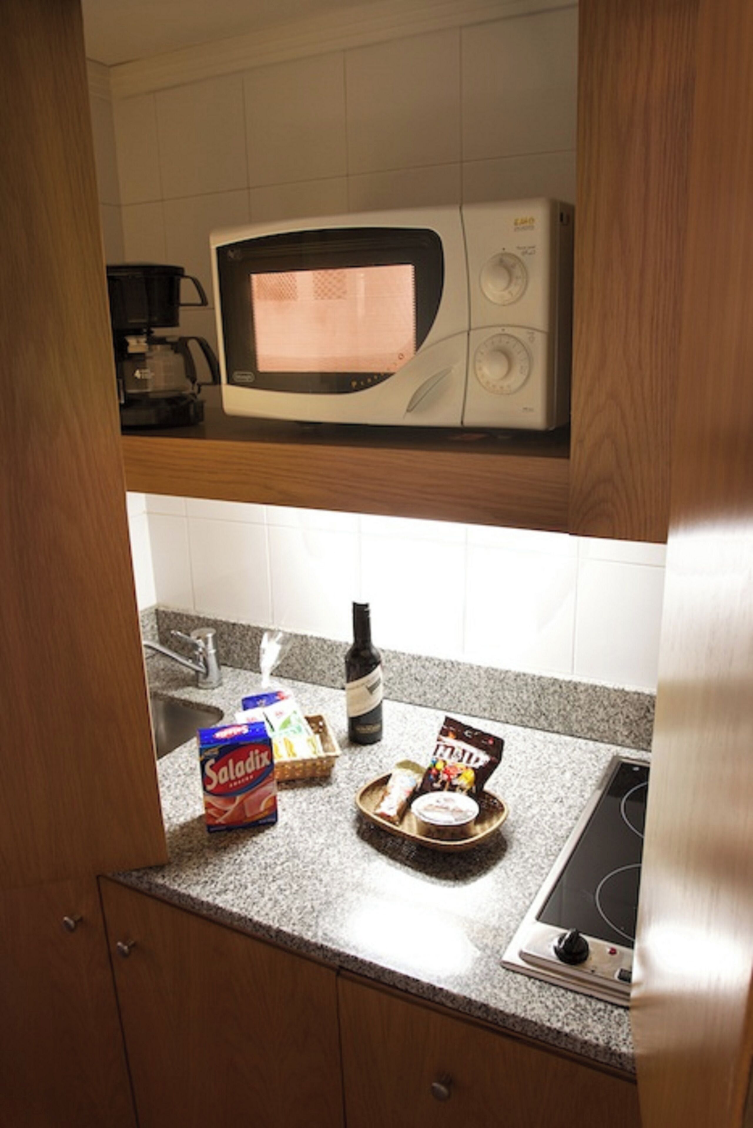 coffee/tea maker, electric kettle