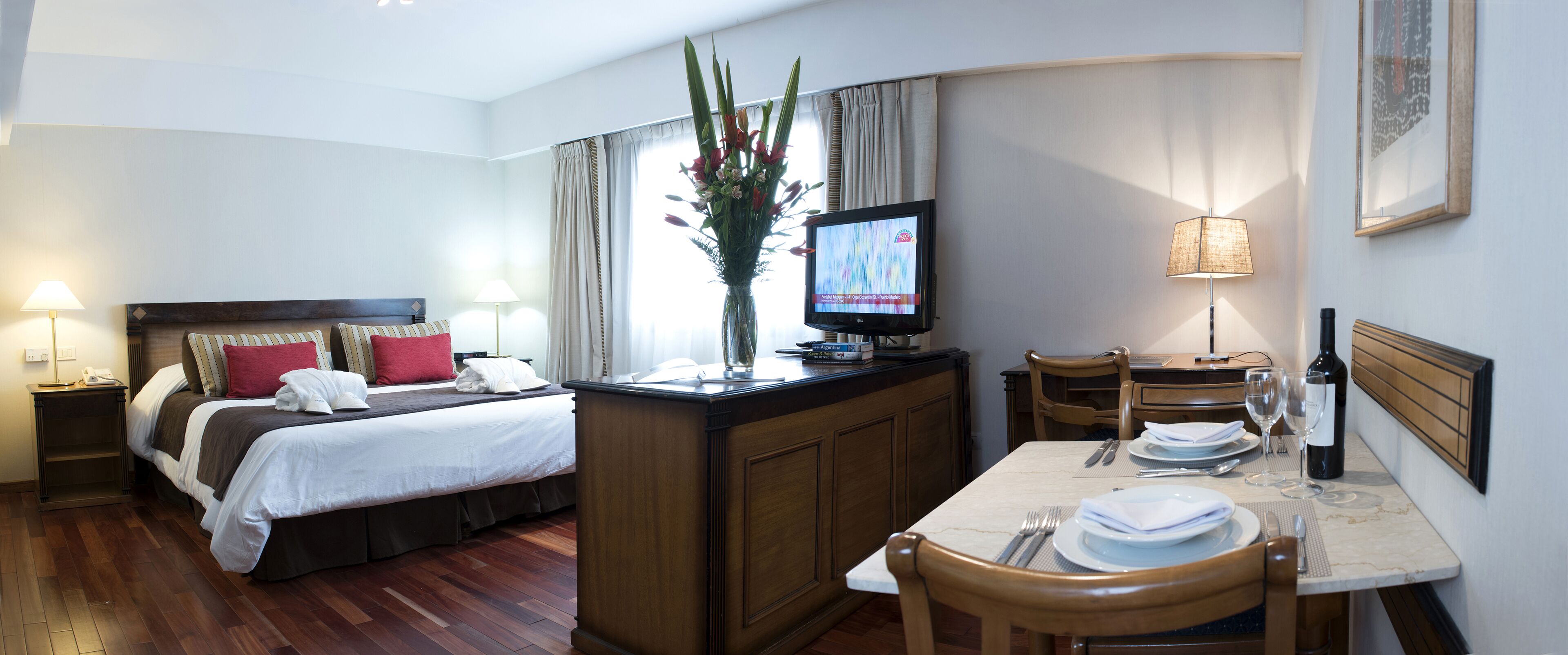 standard room, 1 king bed | premium bedding, down duvets, pillow-top beds, minibar