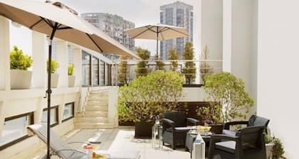 Argenta Tower Hotel & Suites