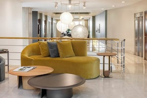 32-inch LCD TV with satellite channels, TV, pay movies