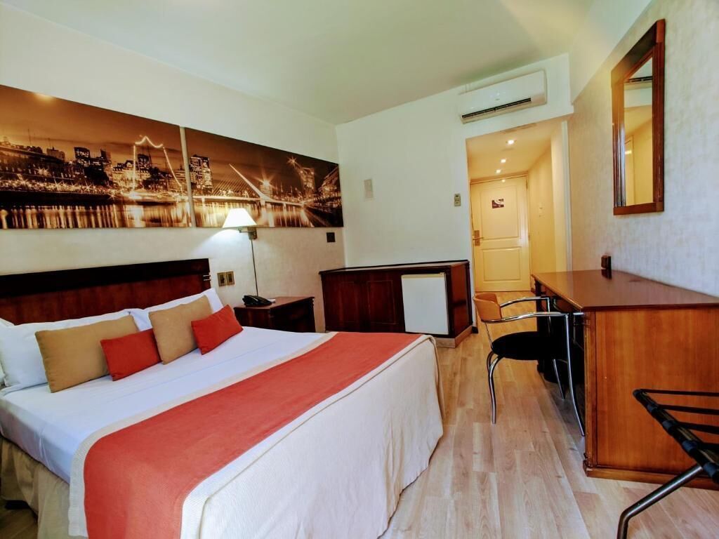 Coffres-forts dans les chambres, bureau, rideaux occultants