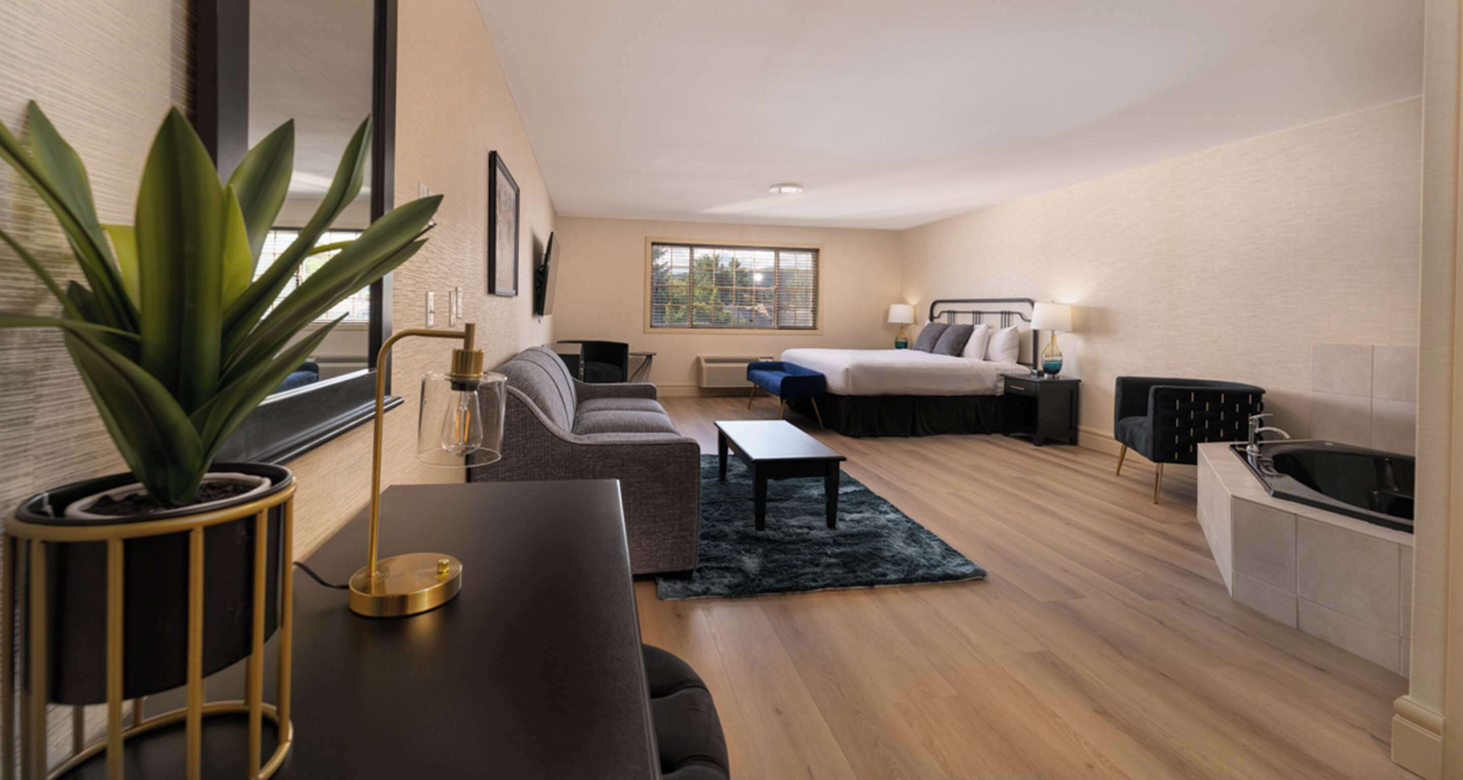 suite, 1 king bed, jetted tub, mountain view (with sofabed) | 1 bedroom, egyptian cotton sheets, premium bedding, in-room safe