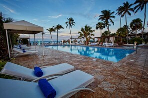 3 outdoor pools, pool umbrellas, sun loungers