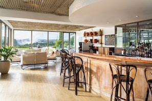 3 Restaurants, Frühstück, Mittagessen, Abendessen, internationale Küche