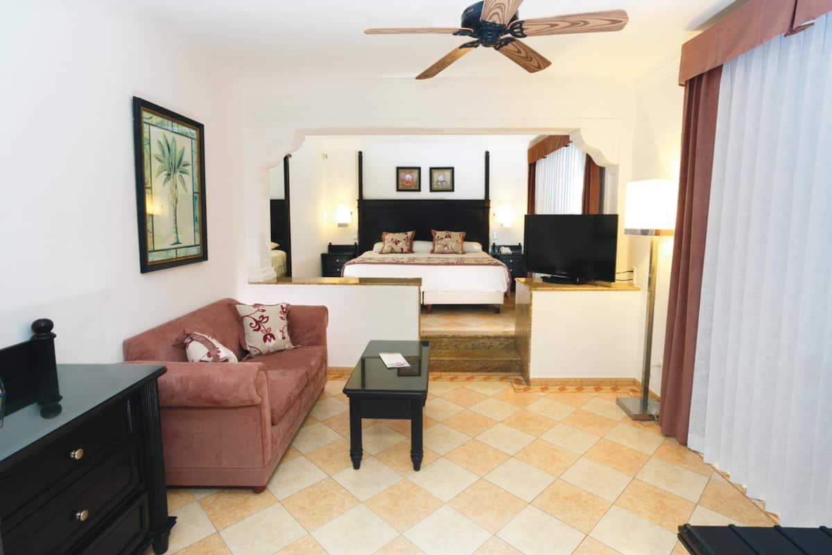 Free minibar, in-room safe, desk, blackout curtains