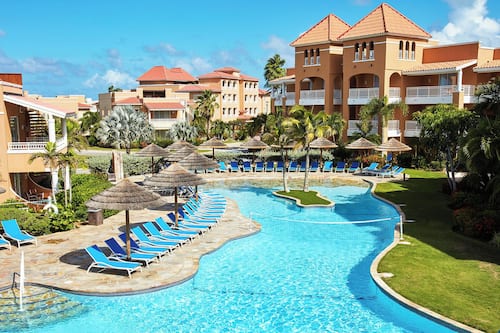 4 piscinas al aire libre, tumbonas