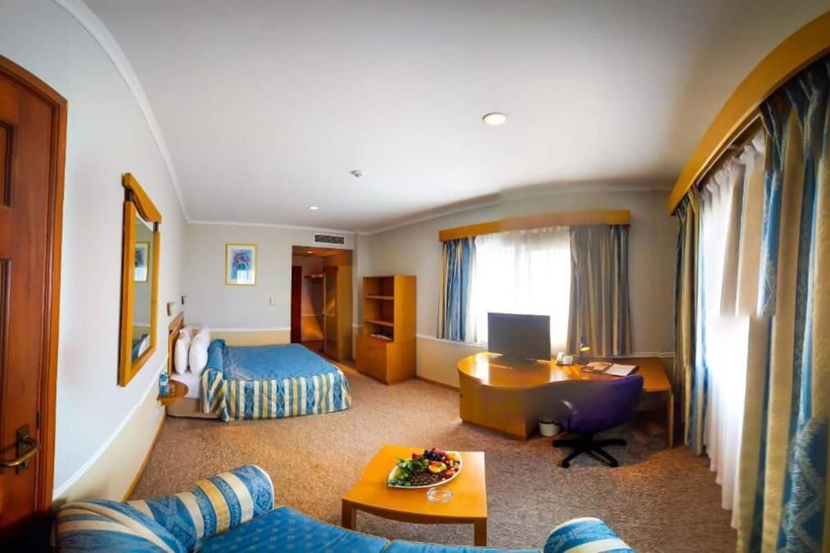Minibar, in-room safe, desk, laptop workspace
