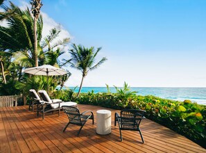 Rom, 1 kingsize-seng, ved havkanten | Terrasse/patio