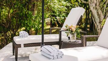 One Bedroom Garden View Cottage | 1 bedroom, hypo-allergenic bedding, in-room safe, desk