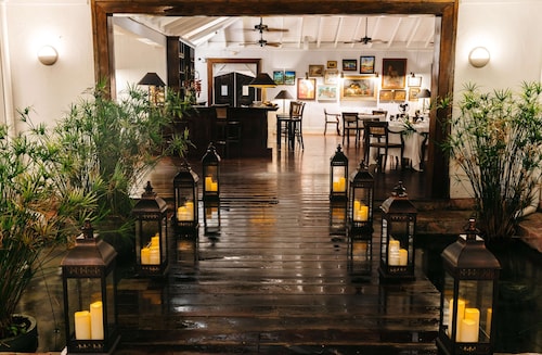 Pink Sands Resort