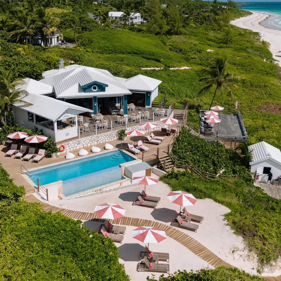2 bars/lounges