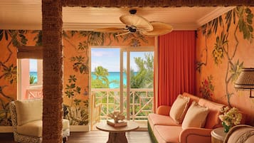 Egyptian cotton sheets, in-room safe, blackout drapes