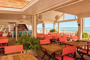 2 restaurants, breakfast, lunch served; local and international cuisine