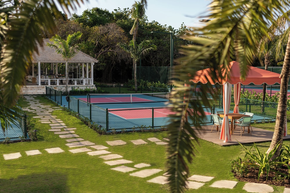 Coral Sands Inn & Cottages, Harbour Island by null