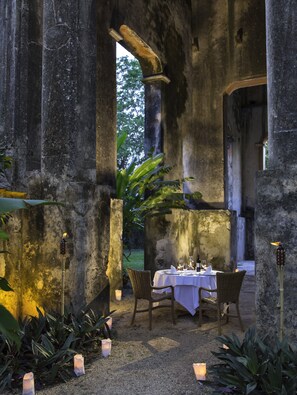 Breakfast, lunch, dinner served; international cuisine, pool views  - Hacienda Santa Rosa de Lima (Santa Rosa)