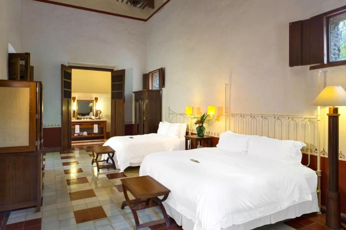 Phòng đôi Deluxe, 2 giường cỡ queen | Bộ đồ giường cao cấp, minibar, két bảo mật tại phòng 