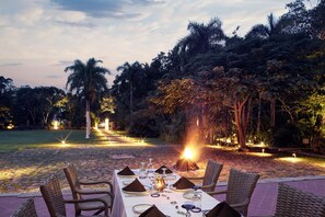 Breakfast, lunch, dinner served; international cuisine, pool views 