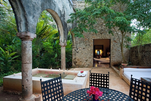 Suite, 2 Queen Beds | Terrace/patio