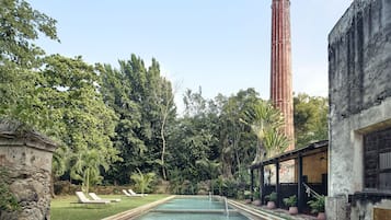 Private pool
