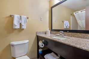 Articles de toilette gratuits, sèche-cheveux, serviettes fournies, savon