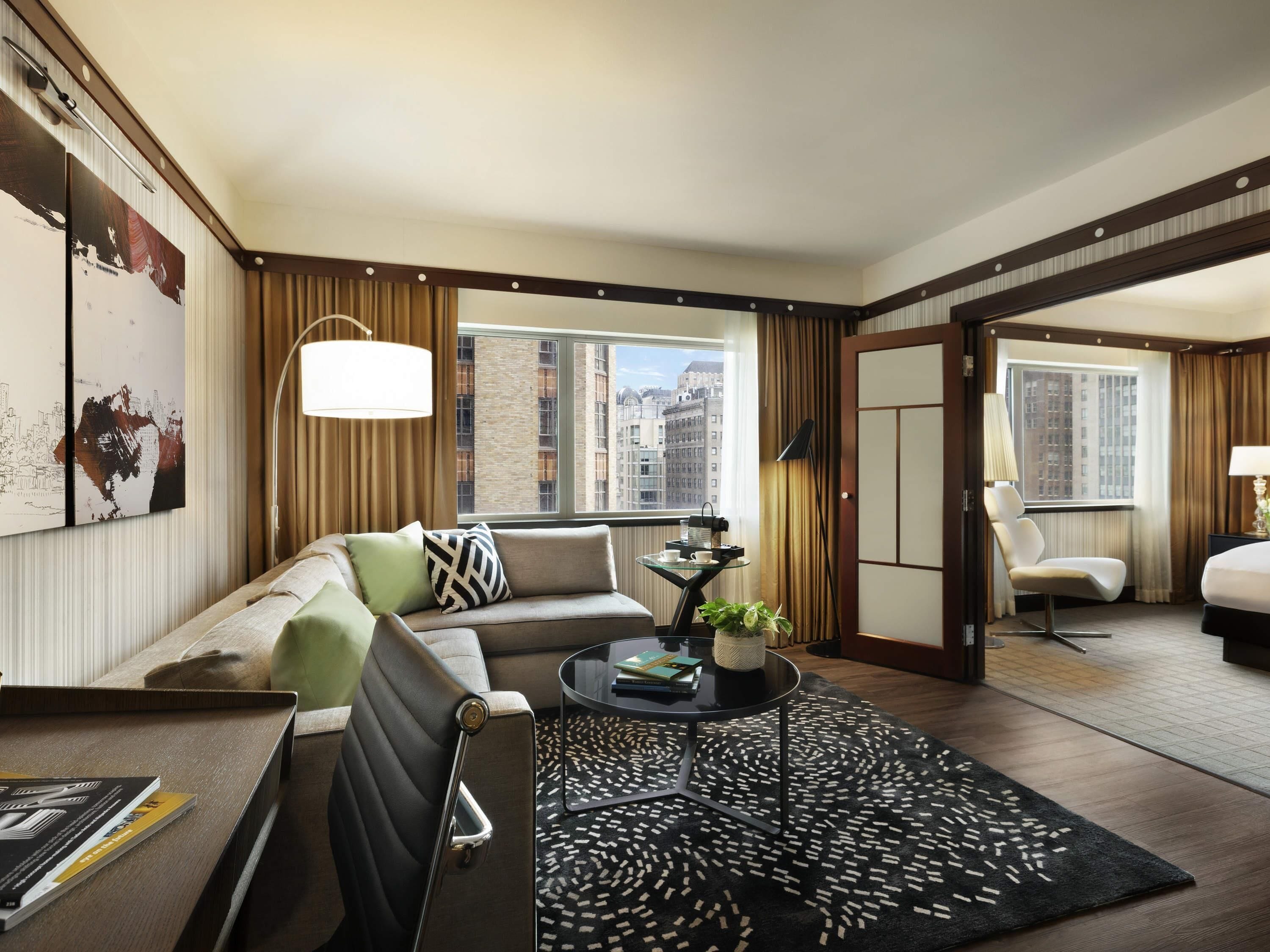 Ropa de cama de alta calidad y minibar 