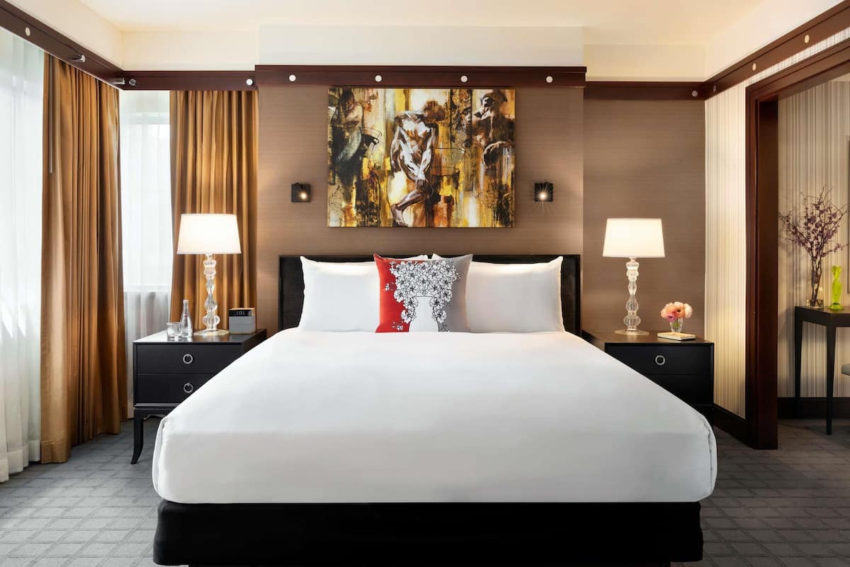 Premier Suite, 1 Bedroom, Corner (Prestige) | 1 bedroom, premium bedding, minibar, in-room safe
