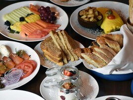 Desayuno para llevar entre semana (con cargo) 