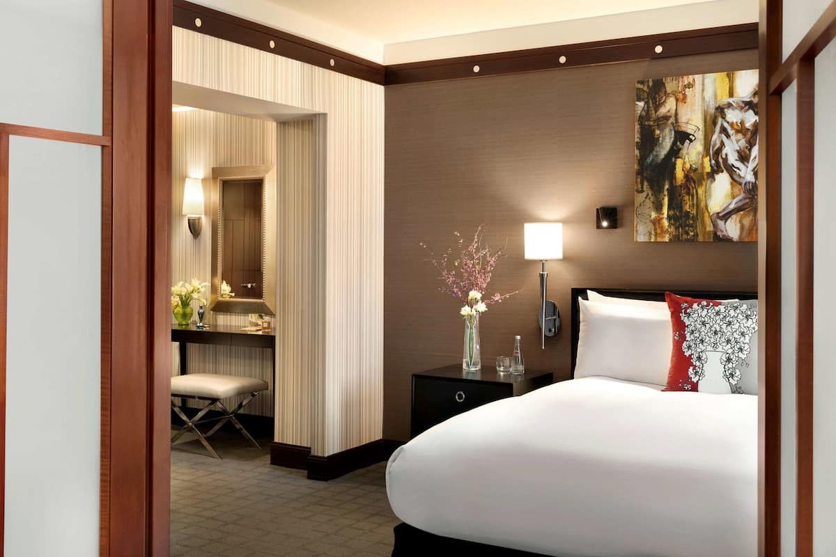 1 bedroom, premium bedding, minibar, in-room safe