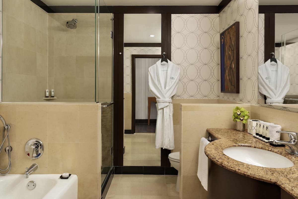 1 bedroom, premium bedding, minibar, in-room safe