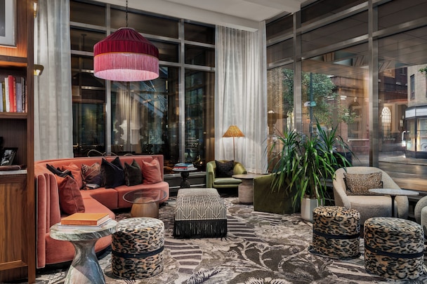 Discover where to stay in Philadelphia with this guide to the best neighborhoods and accommodations from historic Old City to trendy Rittenhouse Square.