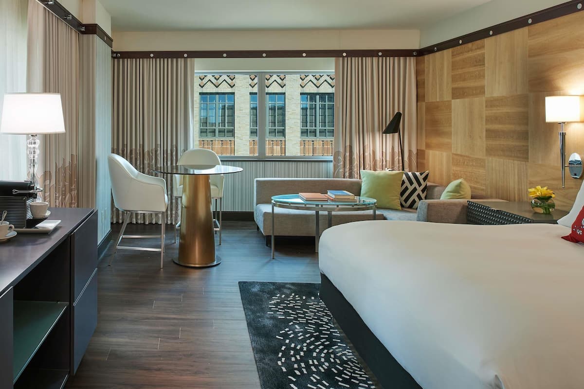 Habitación, 1 cama de matrimonio grande, en esquina (Magnifique) | 1 dormitorio, ropa de cama de alta calidad, minibar y caja fuerte
