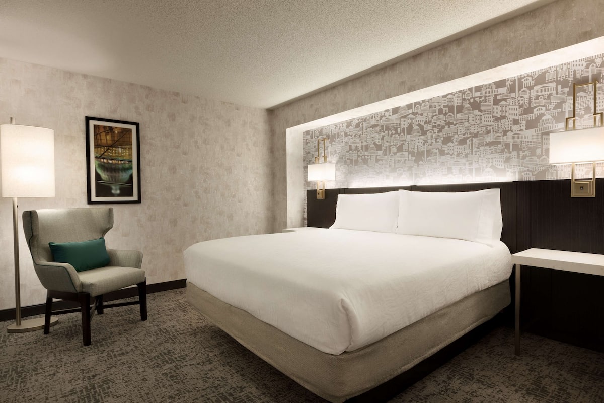 One Bedroom Suite, One King Bed | Premium bedding, Select Comfort beds, in-room safe, desk