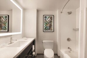 Free toiletries, hair dryer, towels - Hilton Garden Inn Washington DC Downtown (Washington)