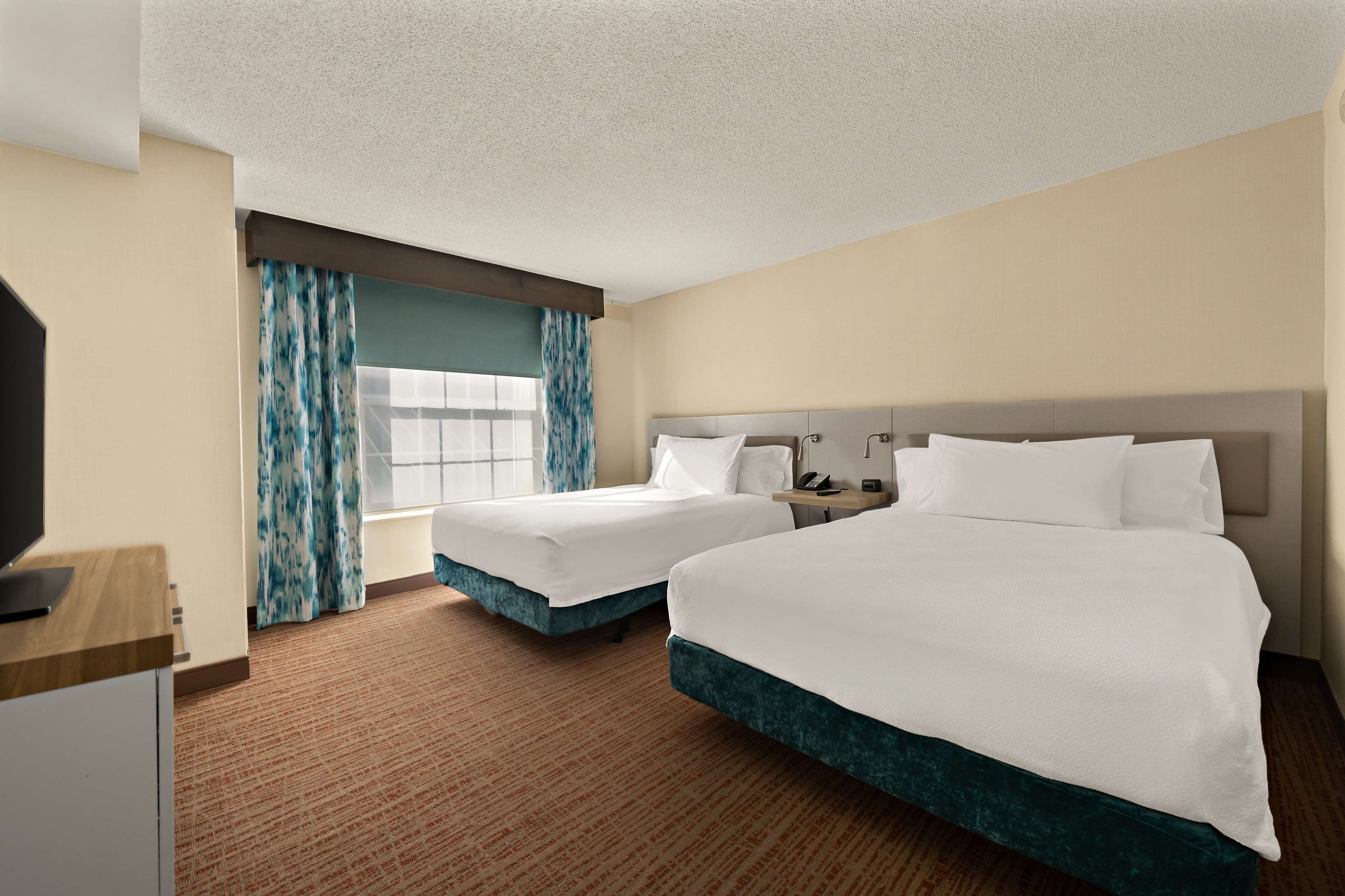 deluxe suite, multiple beds, accessible | 1 bedroom, egyptian cotton sheets, premium bedding, pillow-top beds