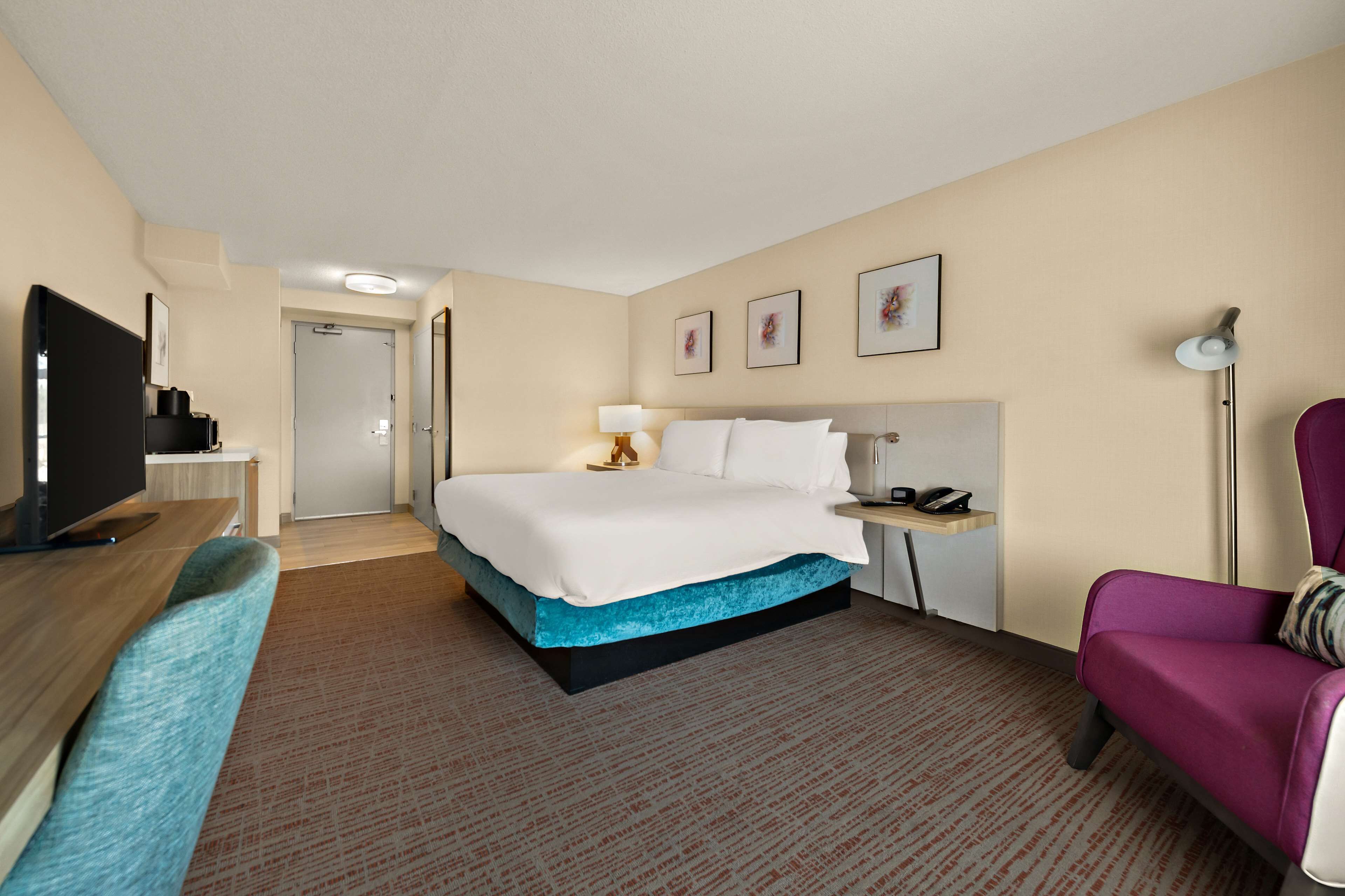 Egyptian cotton sheets, premium bedding, pillow-top beds, desk
