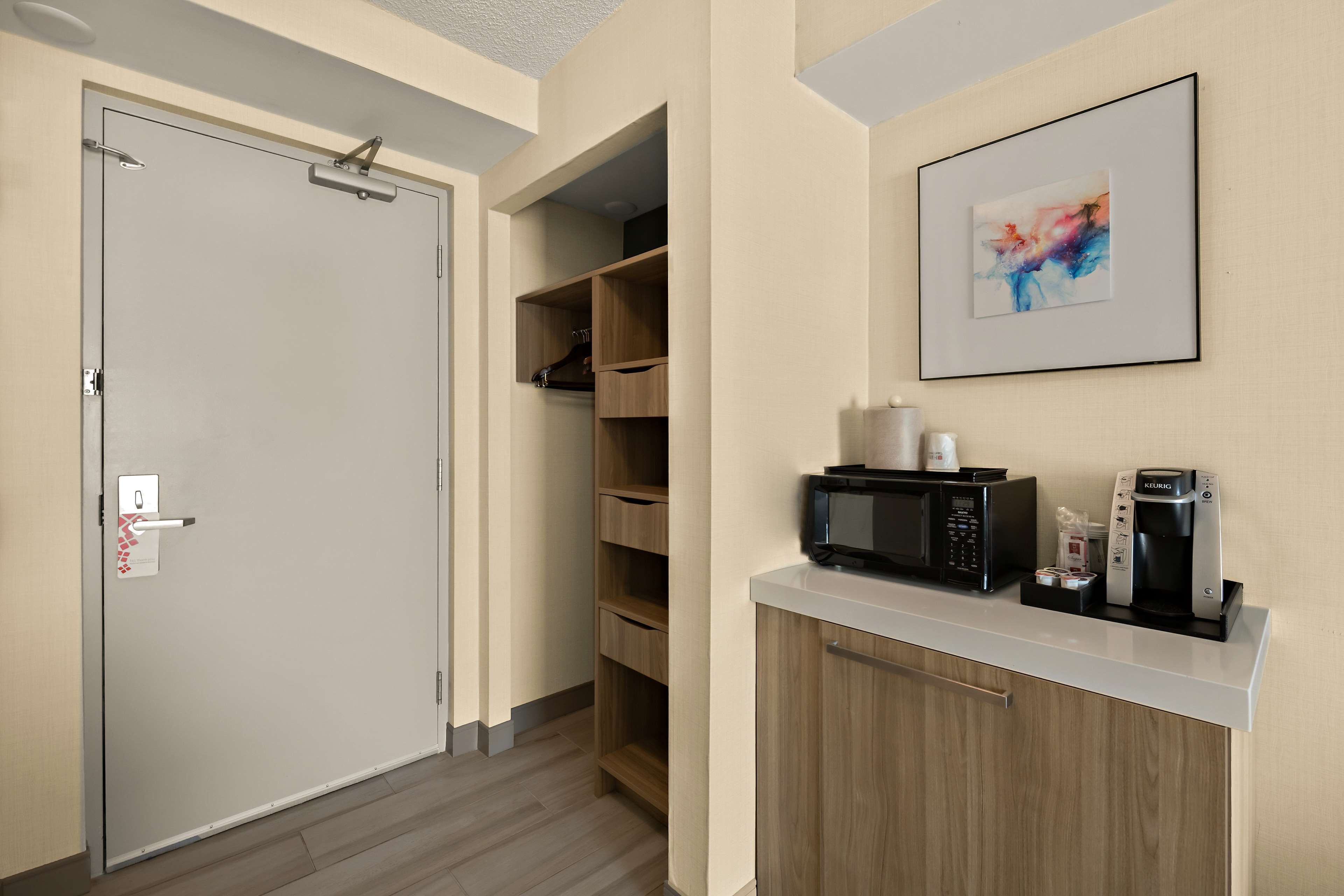 1 bedroom, egyptian cotton sheets, premium bedding, pillow-top beds