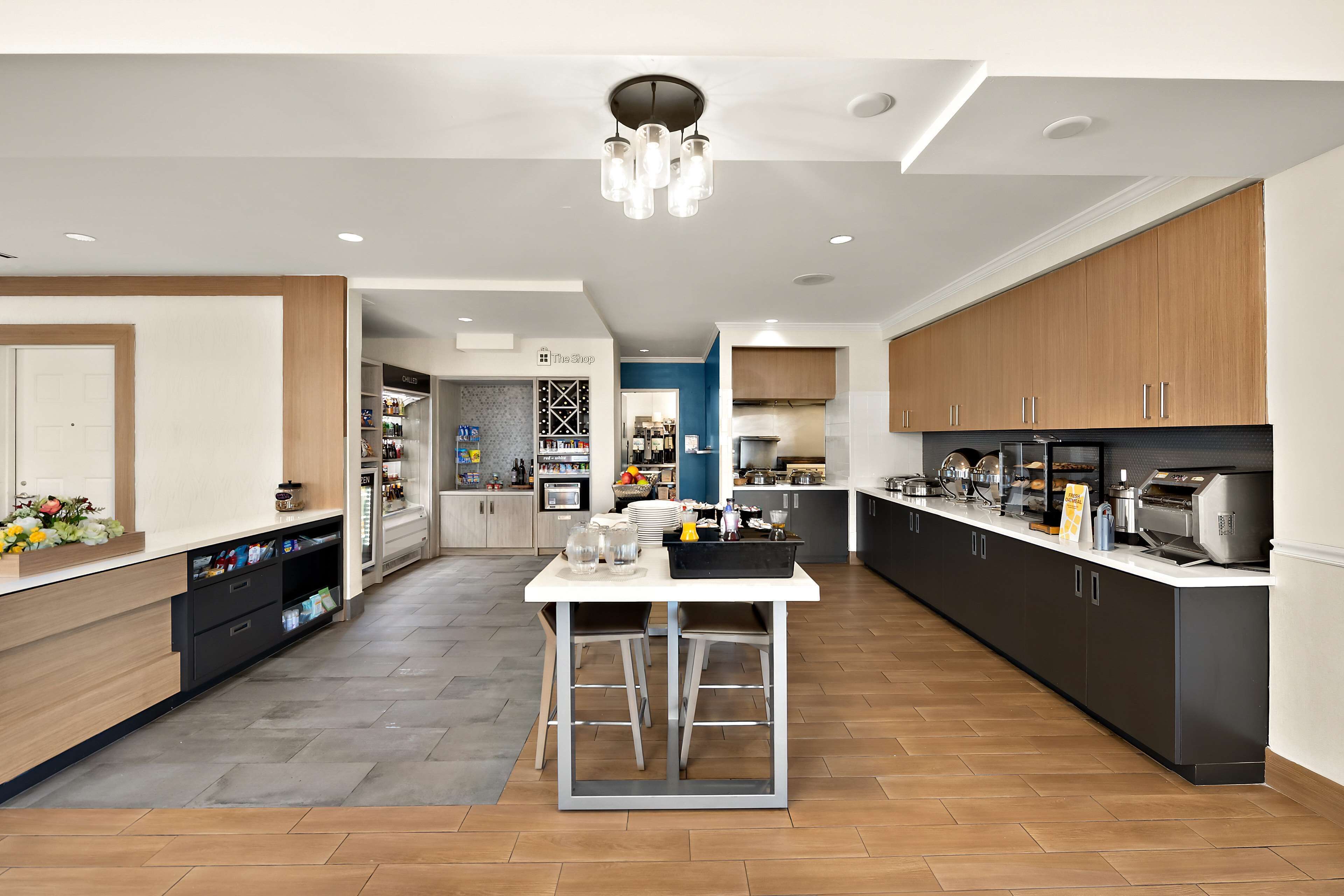 daily buffet breakfast (usd 15 per person)