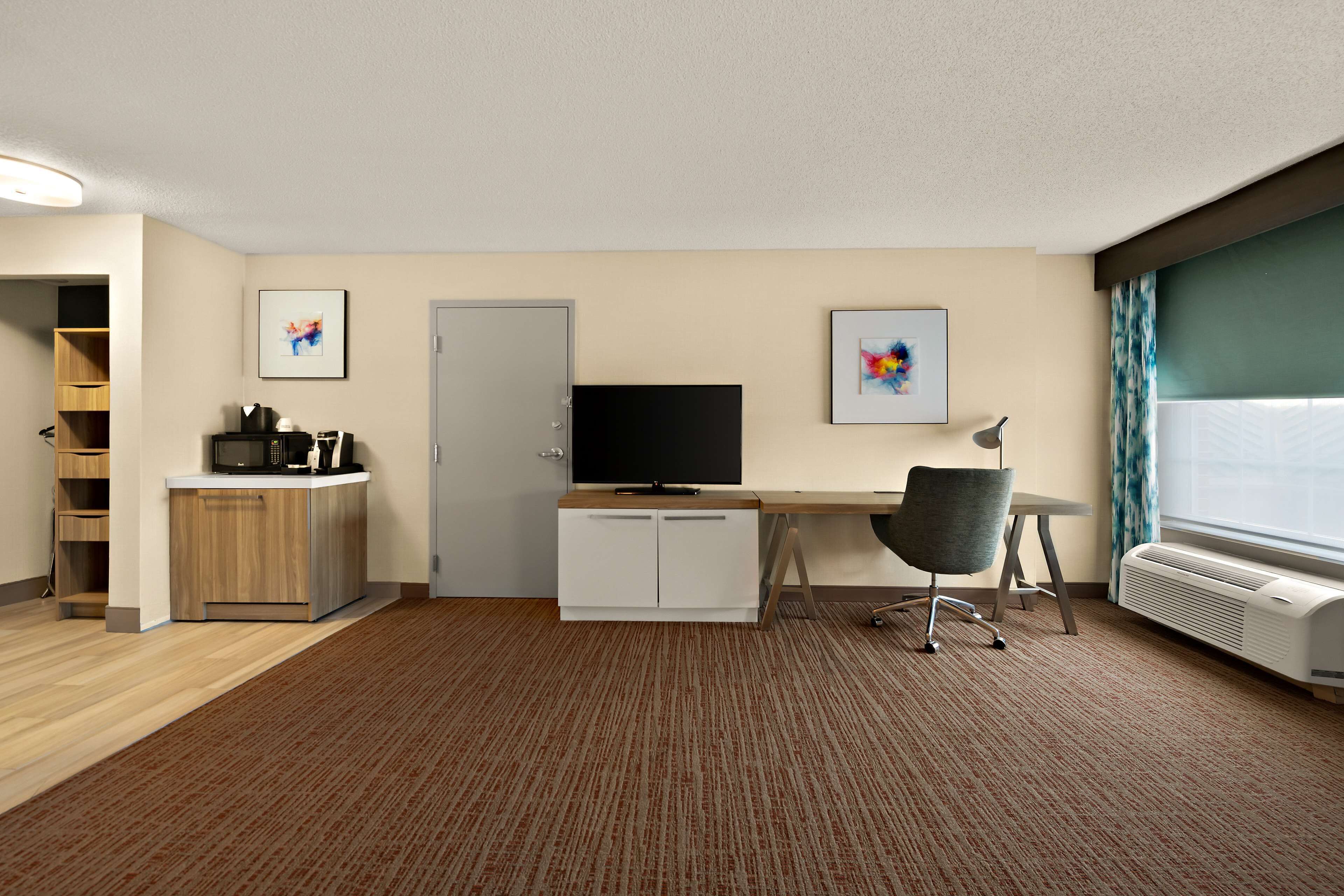 standard room, accessible (roll-in shower) | 1 bedroom, egyptian cotton sheets, premium bedding, pillow-top beds