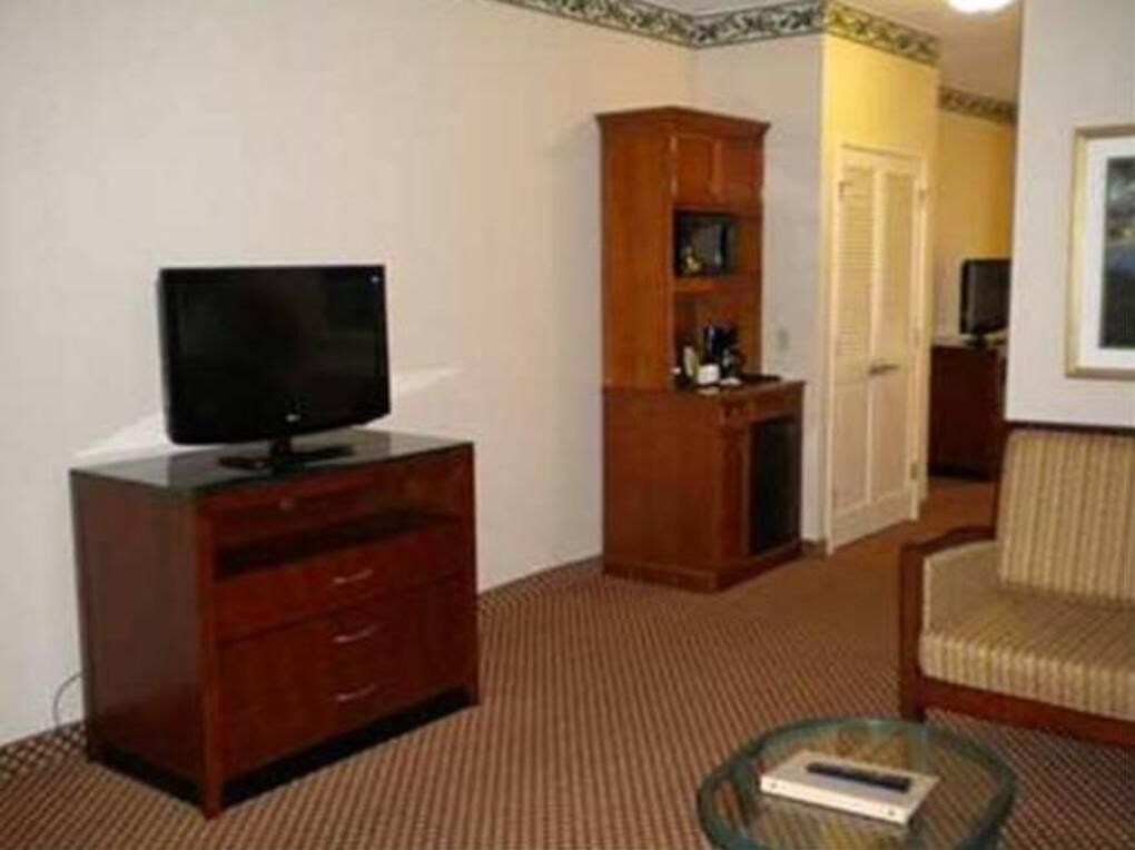 Area soggiorno | TV LCD 49 pollici con canali via cavo, TV