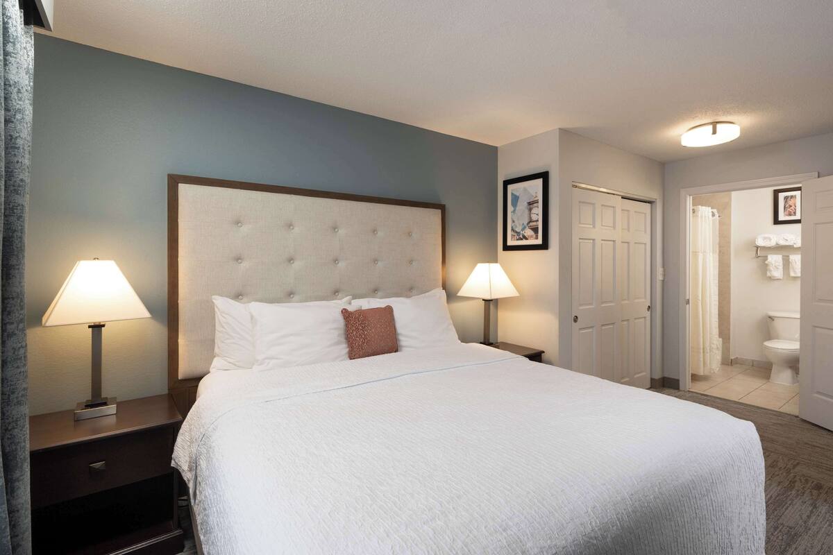 Suite, Non Smoking | Premium bedding, down comforters, Select Comfort beds, desk