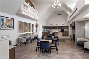 Lobby - Homewood Suites by Hilton Boston / Andover (Andover)