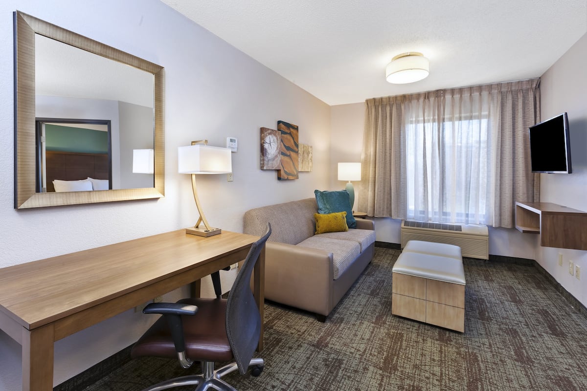 1 bedroom, in-room safe, desk, laptop workspace